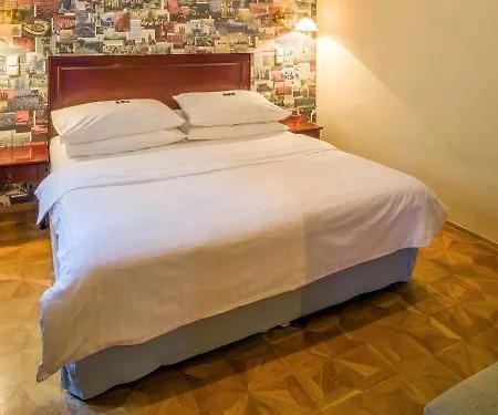 Orea Place Charles Bridge 4*